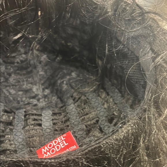 A very beautiful wig with curls - Picture 9 of 9